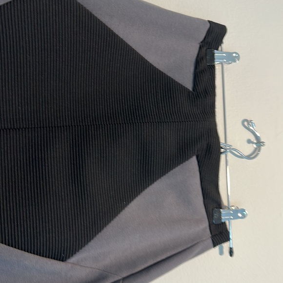 Super elegant skirt in grey and black - Picture 3 of 3